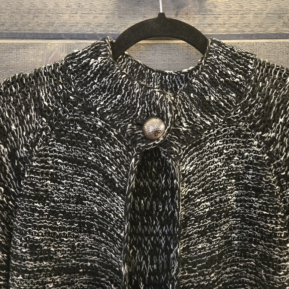 BCBG Maxazria Medium Tweed Knit Sweater Cardigan - Black, One Button - Picture 2 of 9